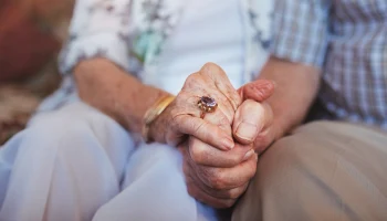 В Соцфонде рассказали о выплатах пенсионерам старше 80 лет В Соцфонде рассказали о выплатах пенсионерам старше 80 лет