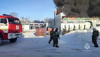 В Саранске потушили крупный пожар в мебельном цехе