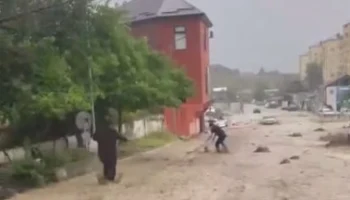Дагестанский коммунальщик спас ребенка, которого унесло потоком во время дождя Дагестанский коммунальщик спас ребенка, которого унесло потоком во время дождя