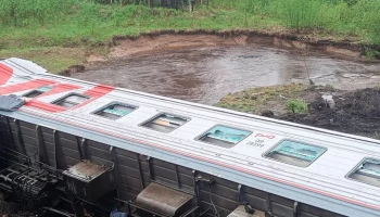 Пострадавшая при сходе поезда в Коми девочка доставлена в реанимацию Сыктывкара