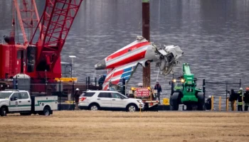 NYT: столкновение самолета и вертолета в США могло произойти из-за технических сбоев