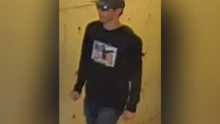 ФБР опубликовало фото мужчины, возможно причастного к убийству Кирка ФБР опубликовало фото мужчины, возможно причастного к убийству Кирка