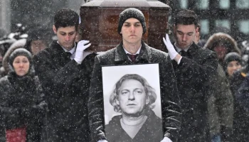 Продюсер Александр Олейников похоронен на Троекуровском кладбище