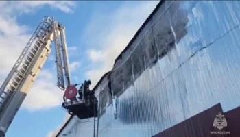Пожарные ликвидировали открытое горение на складе в Подмосковье