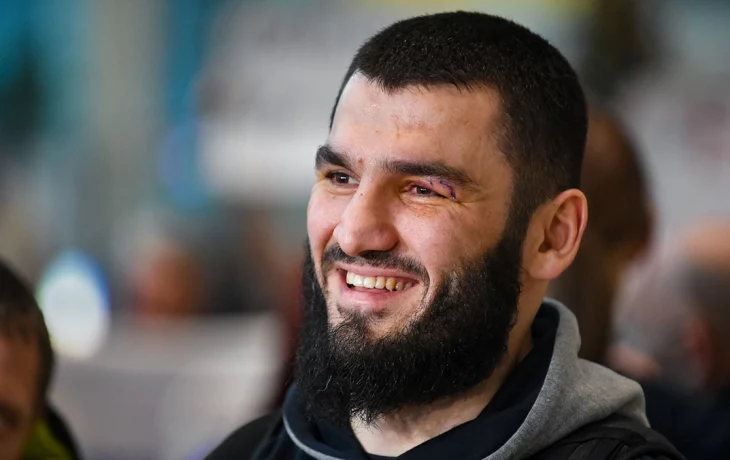 Чемпион мира по боксу Бетербиев заявил о желании полететь в космос Чемпион мира по боксу Бетербиев заявил о желании полететь в космос