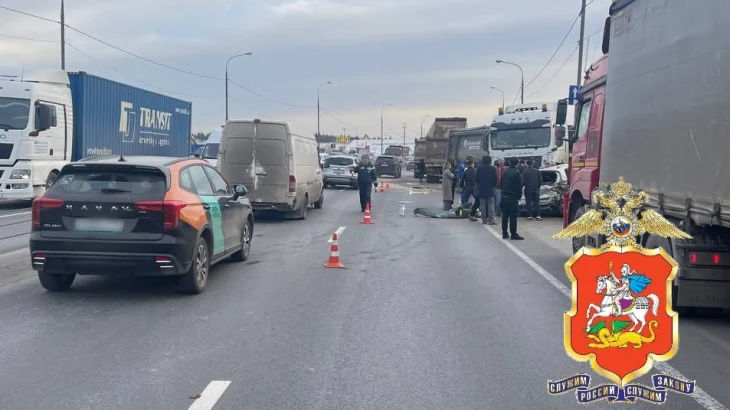 Один человек погиб и четверо пострадали в результате ДТП с грузовиком в Мытищах Один человек погиб и четверо пострадали в результате ДТП с грузовиком в Мытищах