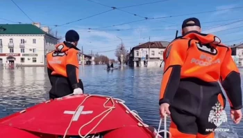 В Оренбурге подтопило еще 800 домов и 1 800 участков за сутки