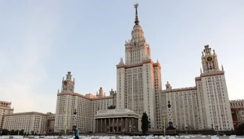 МГУ ограничил очный процесс обучения для непривитых из-за случаев кори МГУ ограничил очный процесс обучения для непривитых из-за случаев кори