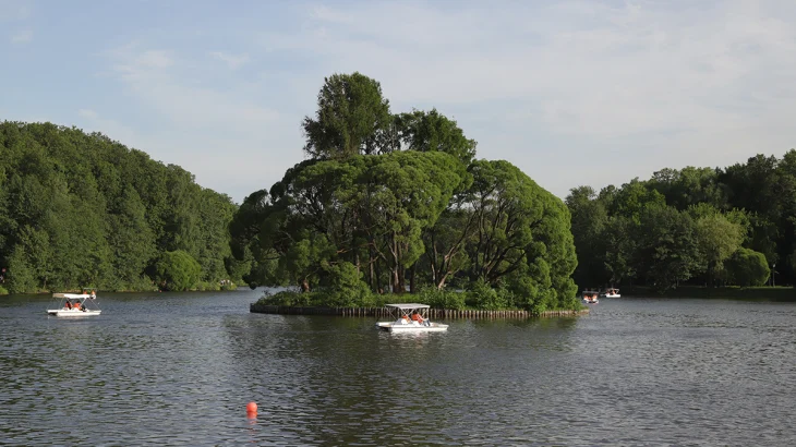 Синоптики предупредили москвичей об облачной погоде 28 июня Синоптики предупредили москвичей об облачной погоде 28 июня