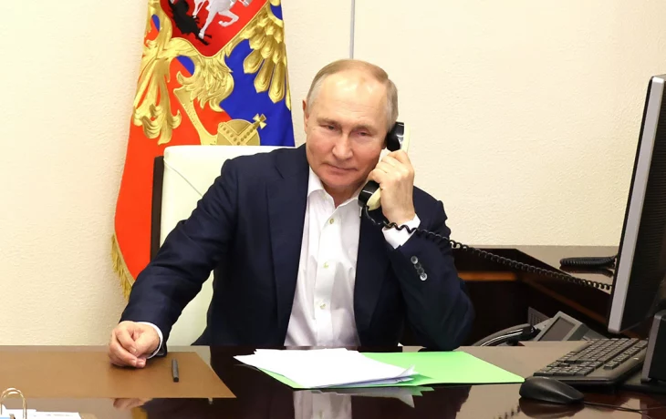 Путин предложил соперникам по выборам продолжать совместную работу Путин предложил соперникам по выборам продолжать совместную работу