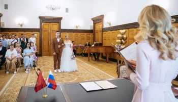 Ракова объявила об увеличении времени работы ЗАГСов Москвы в популярные даты