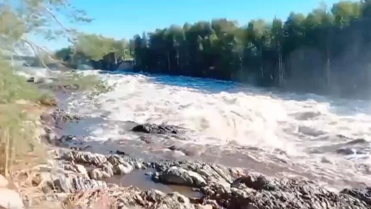 Один человек погиб после размытия перемычки на Беломорканале в Карелии Один человек погиб после размытия перемычки на Беломорканале в Карелии