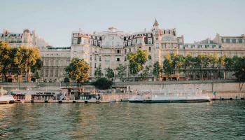 Тренировку триатлонистов на Олимпиаде отменили из-за грязи в реке Сене