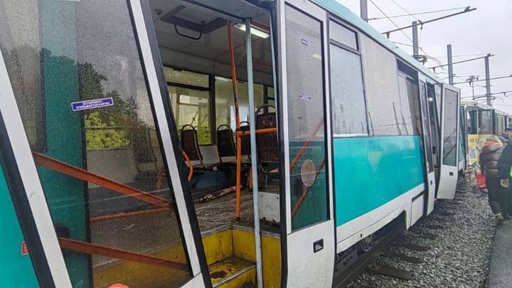 Оторванные двери и 90 пострадавших: что известно о ДТП с трамваями в Кузбассе