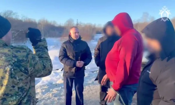 СК опубликовал кадры допроса обвиняемого в убийстве мальчика в Петербурге