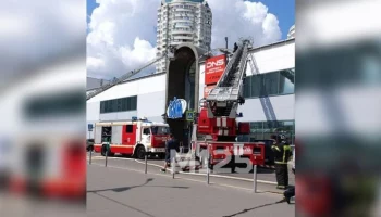 ТАСС: посетителей эвакуируют из ТЦ на юго-востоке Москвы из-за тления утеплителя