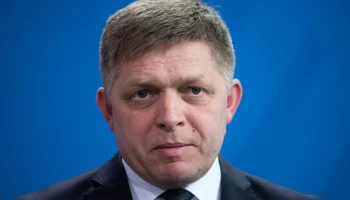Переживший покушение премьер Словакии Фицо продолжит лечение в домашних условиях