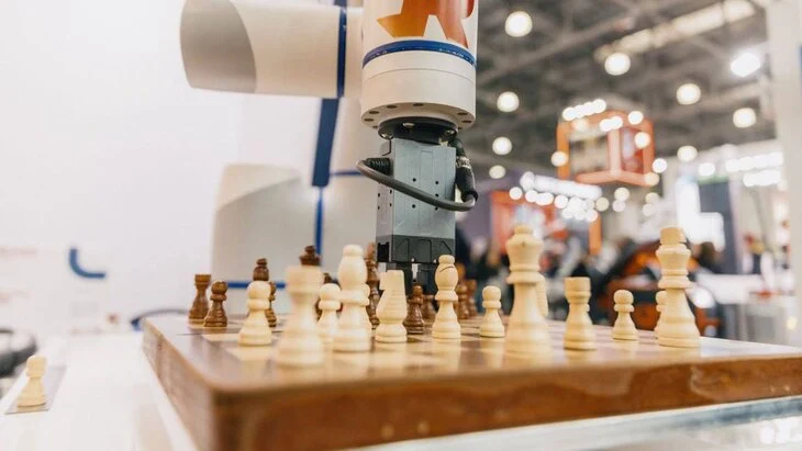 Резидент столичного технопарка разработал робота-шахматиста Резидент столичного технопарка разработал робота-шахматиста