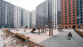 Москвичи заключили первые договоры на квартиры в новом доме на Перовской улице