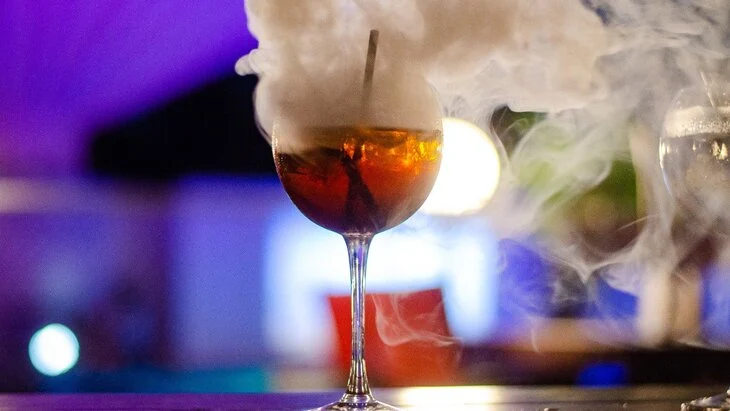 "МК в Питере": женщина получила ожог пищевода на корпоративе из-за колы с жидким азотом "МК в Питере": женщина получила ожог пищевода на корпоративе из-за колы с жидким азотом