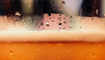 Врач Савицкая рассказала о напитках, которые нужно пить в жару