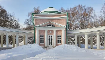 Собянин сообщил о завершении реставрации двух павильонов усадьбы Кузьминки