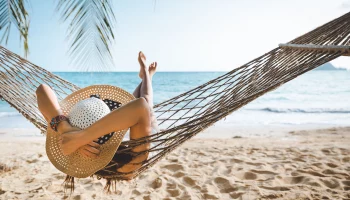 Аналитики назвали самые популярные направления для летнего отдыха россиян