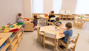 Власти Курской области ввели свободное посещение детсадов во время КТО