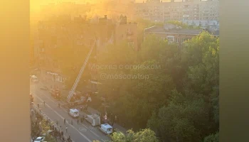 Шесть человек спасли при пожаре в доме на востоке Москвы