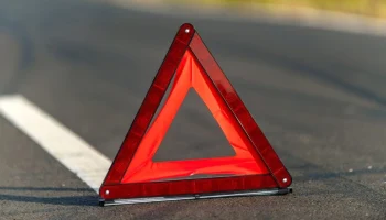 Автомобиль и мотоцикл столкнулись на Кутузовском проспекте в Москве