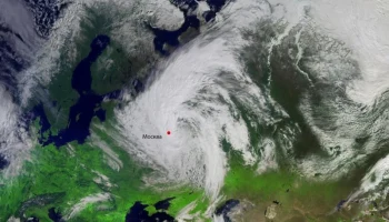 Роскосмос показал сделанные со спутника фото заснеженной Москвы