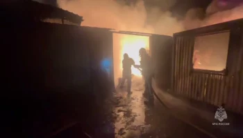 Крупный пожар произошел на складе в подмосковном Пушкине