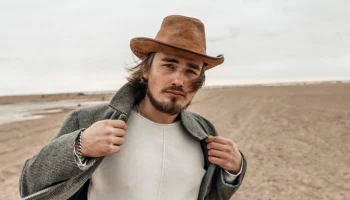 Российский актер дубляжа Петр Вечерков скончался на 28-м году жизни