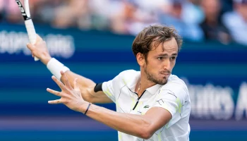 Теннисист Медведев объяснил ругательства в адрес судьи на Уимблдоне