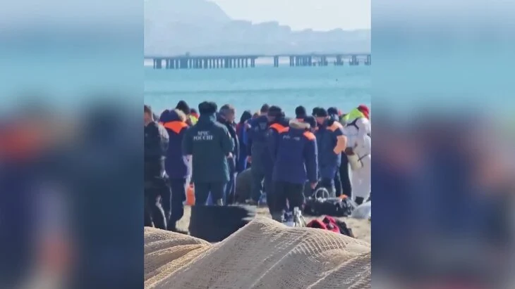 Спасатель-водолаз погиб при очистке Керченского залива от нефтепродуктов Спасатель-водолаз погиб при очистке Керченского залива от нефтепродуктов