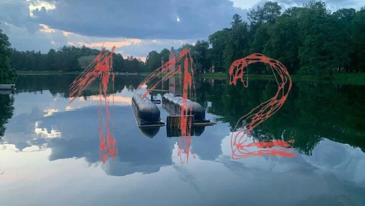 Один человек погиб при опрокидывании понтона с людьми на пруду в Санкт-Петербурге Один человек погиб при опрокидывании понтона с людьми на пруду в Санкт-Петербурге