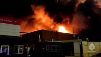 Здание Правобережного рынка загорелось в Санкт-Петербурге Здание Правобережного рынка загорелось в Санкт-Петербурге