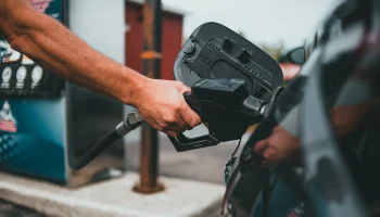 Минэнерго: Цены на топливо в России стабилизируются осенью