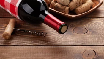 Минпромторг предложил установить 20% долю российского вина в ресторанах