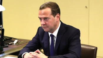 Медведев назвал ЧП с Ил-76 результатом внутриполитической борьбы неонацистских элит Киева