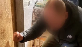 Пьяный мужчина избил до смерти сожительницу в квартире в подмосковном Подольске