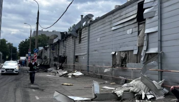 Начался разбор завалов в сгоревшем на севере Москвы автосервисе