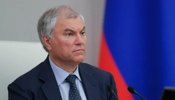 Володин предложил россиянам проголосовать за полный запрет самокатов