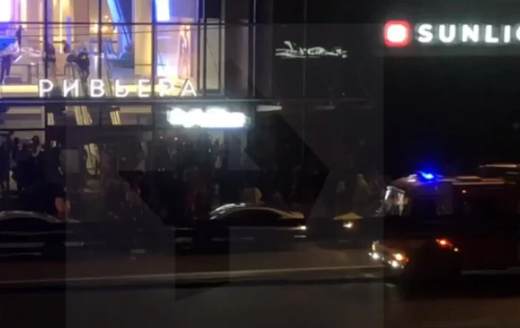 Около 700 человек эвакуировали из ТРЦ &laquo;Ривьера&raquo; на юге Москвы из-за возгорания