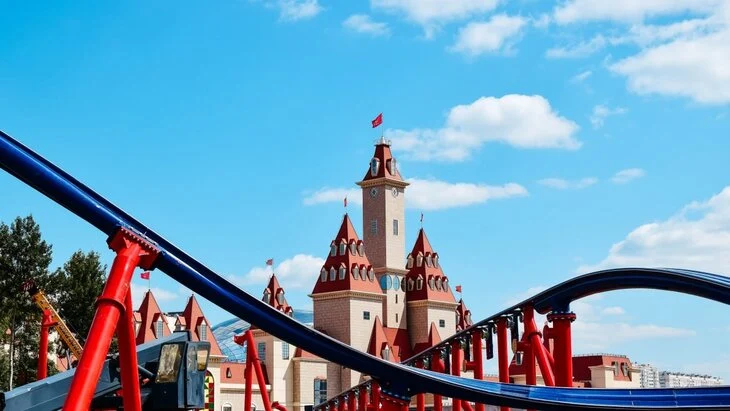 Монорельсовая катальная гора откроется в столичном парке "Остров мечты" Монорельсовая катальная гора откроется в столичном парке "Остров мечты"