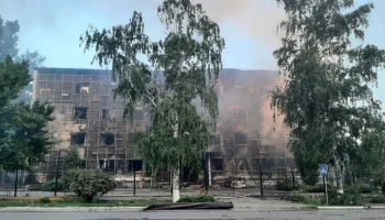 Двоих пострадавших из-за удара ВСУ по общежитию в ЛНР эвакуируют в Москву