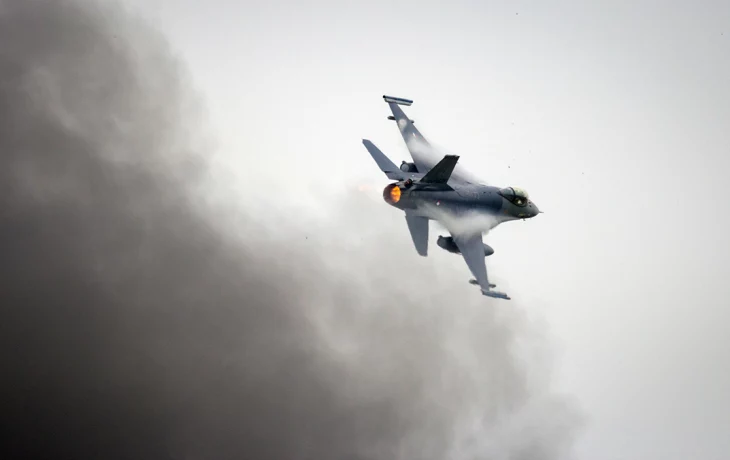 Украина получила от США первые 10 истребителей F-16 Украина получила от США первые 10 истребителей F-16