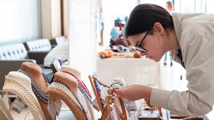 Мастера «Московского долголетия» представят работы на маркете ко Дню матери Мастера «Московского долголетия» представят работы на маркете ко Дню матери