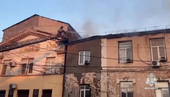 Пожар площадью 900 "квадратов" потушен в трехэтажном здании в Махачкале