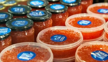 Красная икра горбуши, кеты и нерки появилась на рыбных рынках "Москва – на волне"